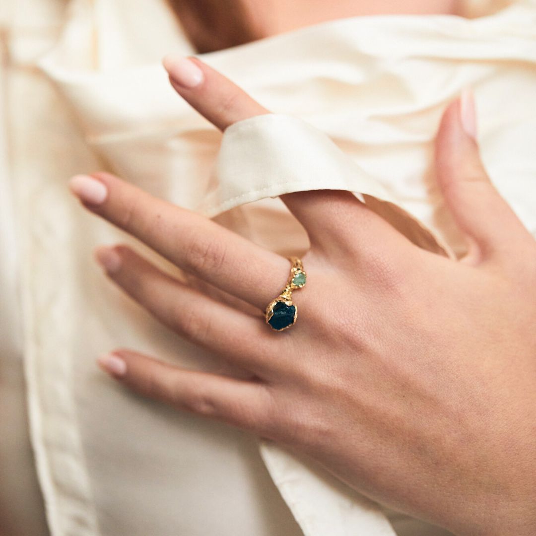 DUET | טבעת זהב עם אזמרגד ואפטיט