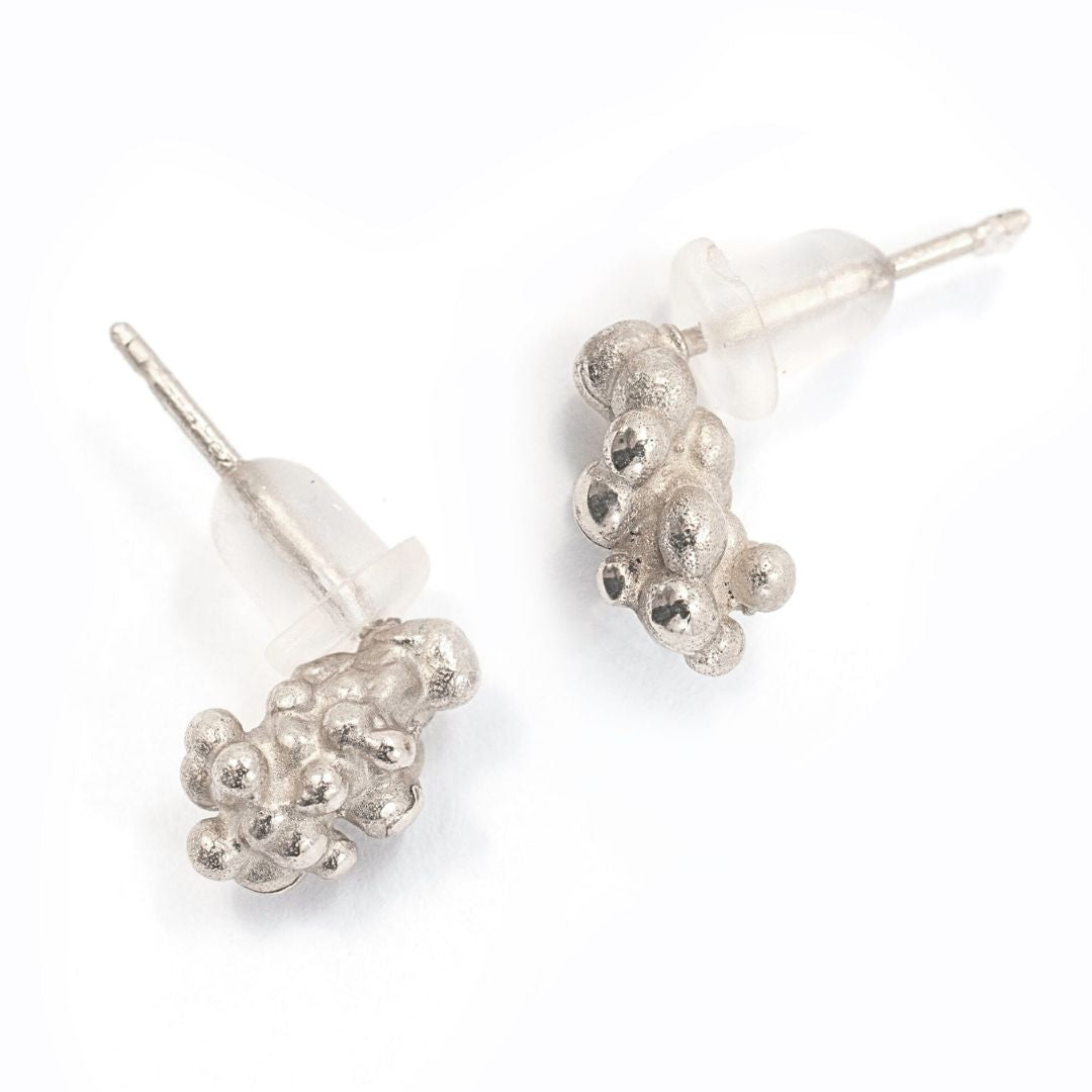 Silver Caviar earrings | קוויאר - עגיל כסף צמוד